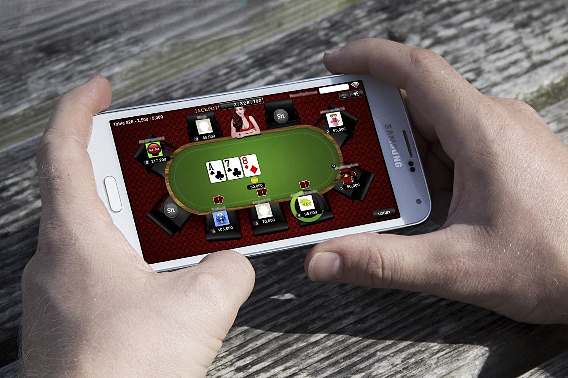 How do loyalty programs work in mobile casinos?