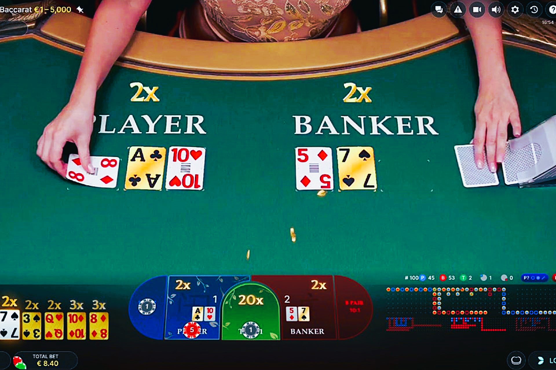 How do live dealer baccarat games work in casinos?